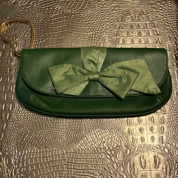 Beautiful Love cat Paris clutch. - Picture 1 of 7